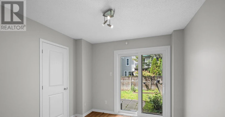 556 Burleigh Private, Ottawa, ON, K1J 1J9 - 6