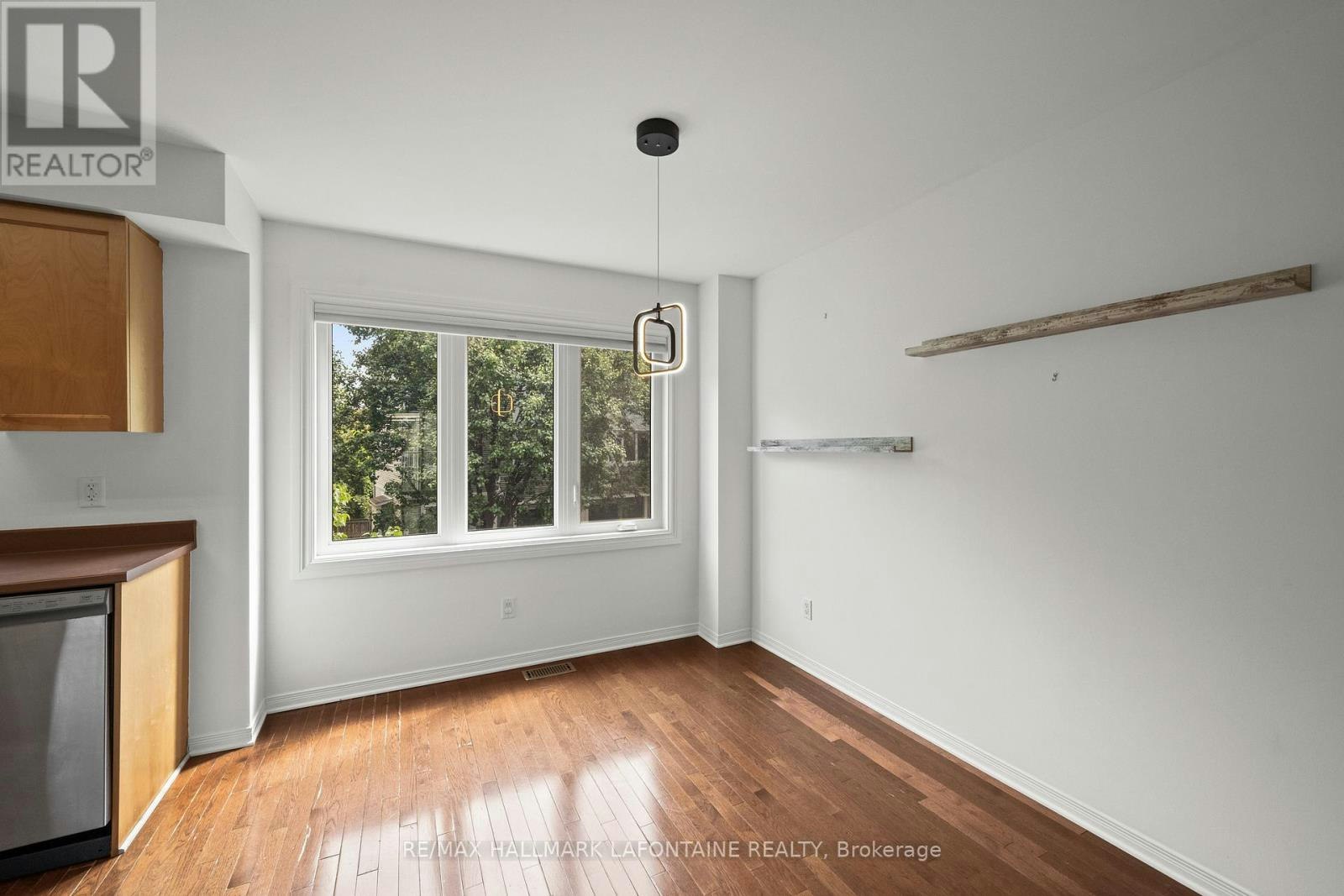 556 Burleigh Private, Ottawa, ON, K1J 1J9 - 20