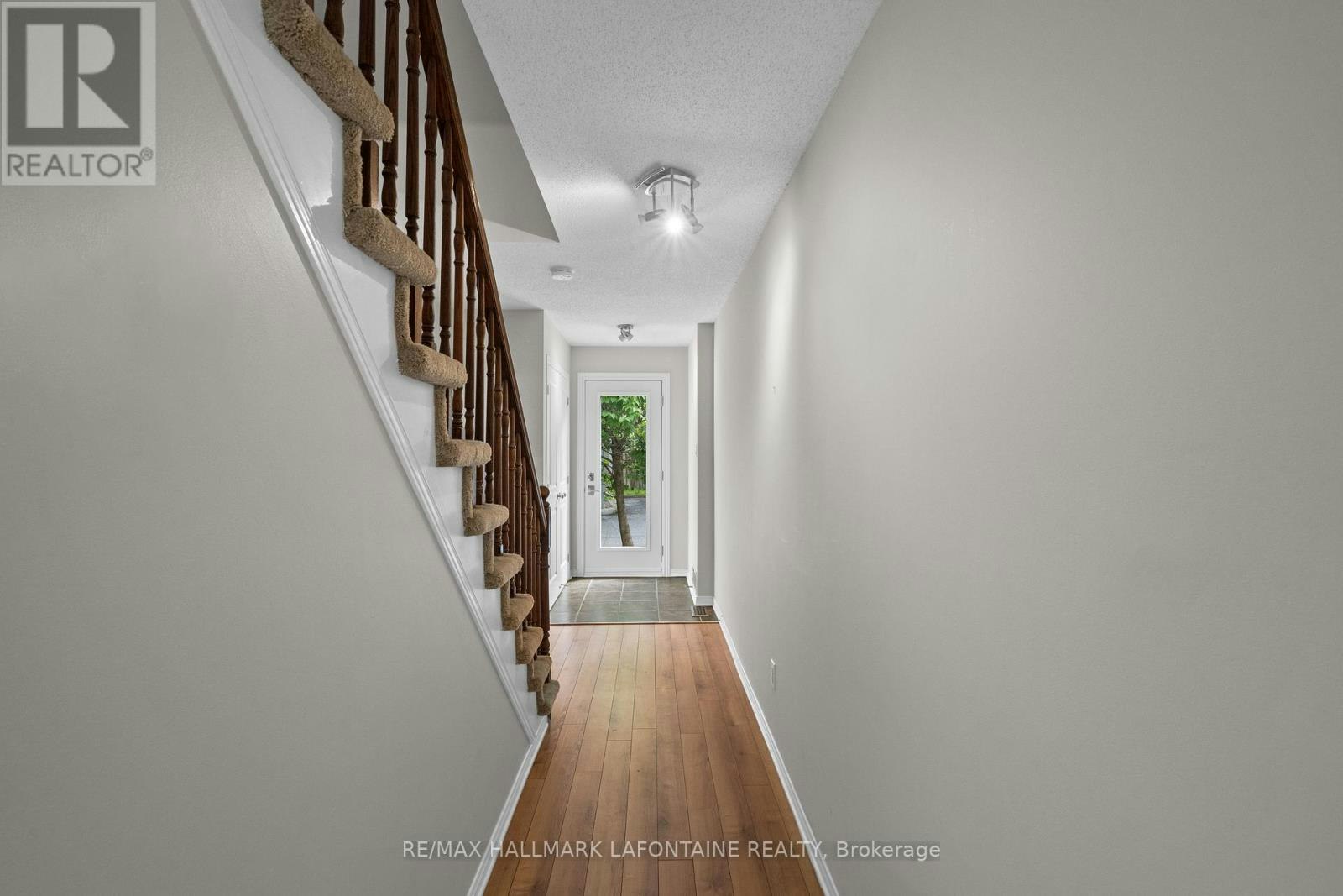 556 Burleigh Private, Ottawa, ON, K1J 1J9 - 9