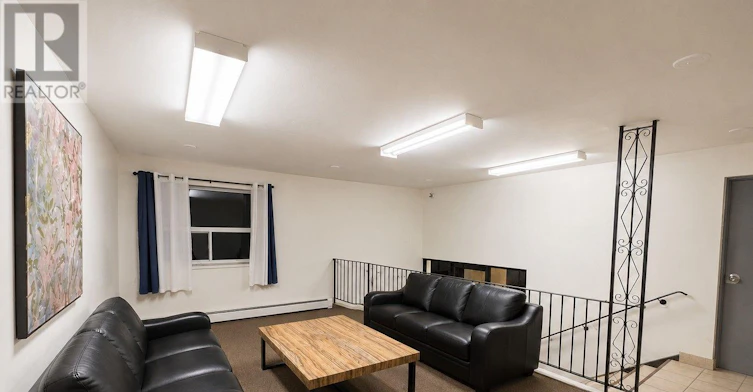 201-242 Oakdale Avenue, St. Catharines, ON, L2P 3K5 - 3