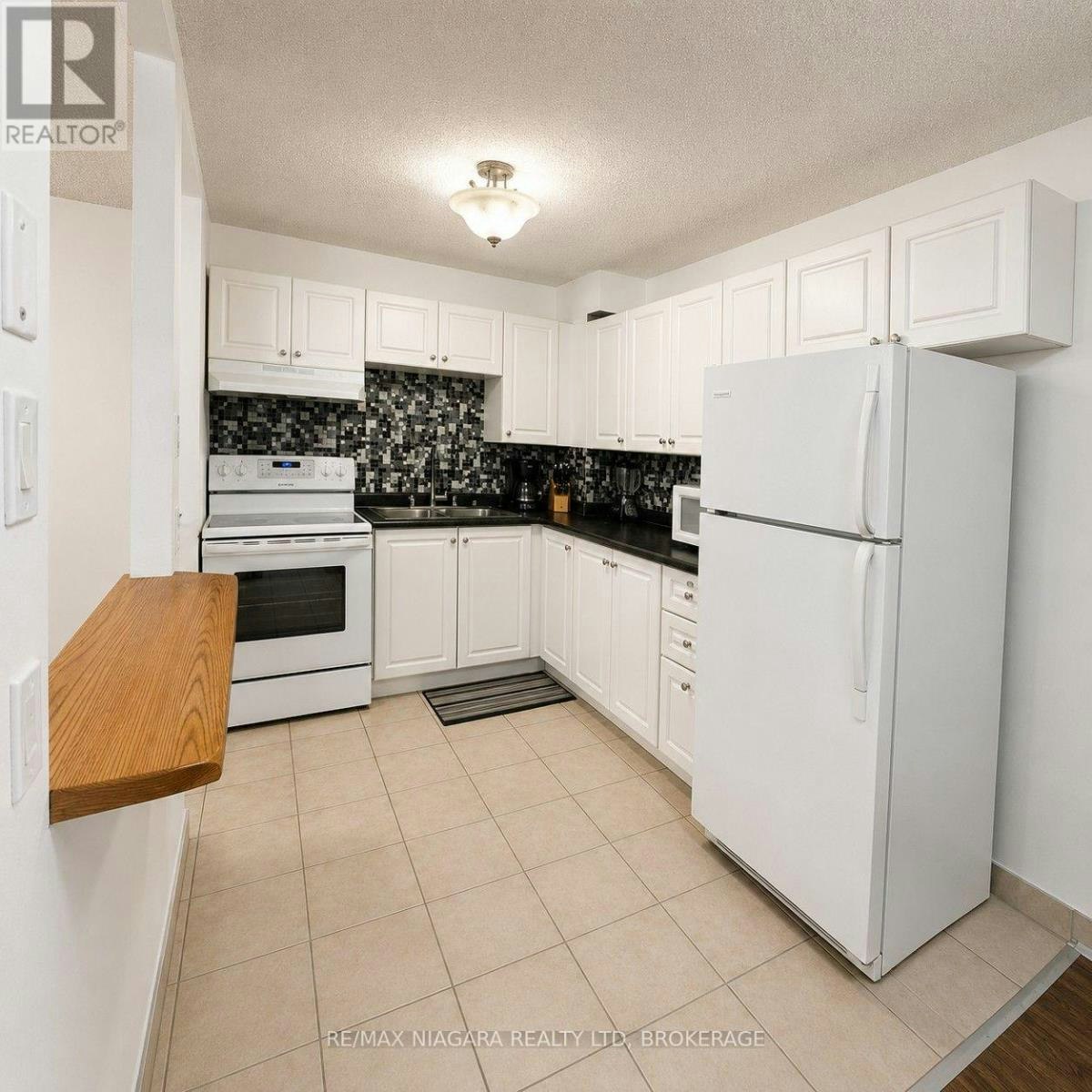 201-242 Oakdale Avenue, St. Catharines, ON, L2P 3K5 - 6