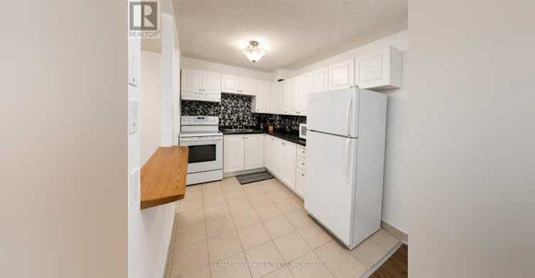 201-242 Oakdale Avenue, St. Catharines, ON, L2P 3K5 - 6
