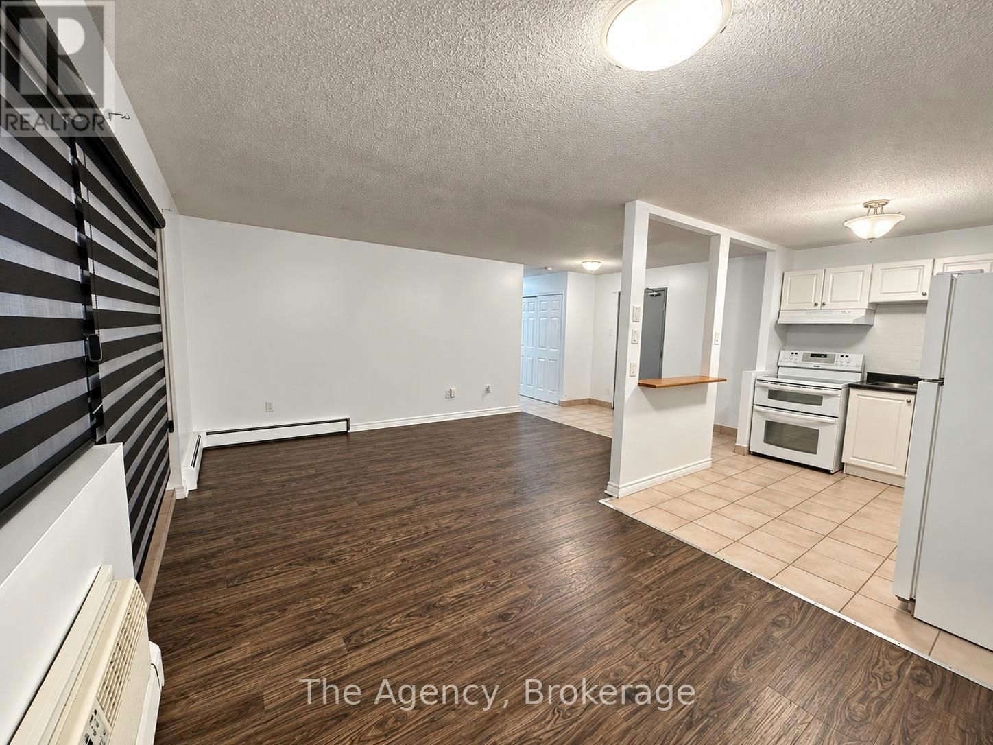 201-242 Oakdale Avenue, St. Catharines, ON, L2P 3K5 - 6