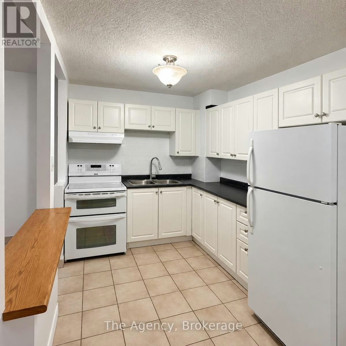 201-242 Oakdale Avenue, St. Catharines, ON, L2P 3K5 - 8