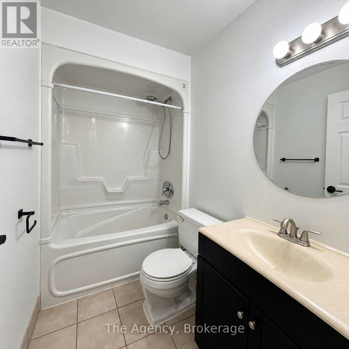 201-242 Oakdale Avenue, St. Catharines, ON, L2P 3K5 - 14