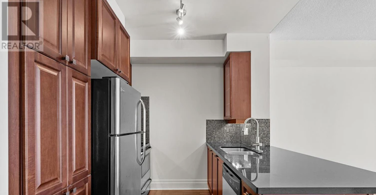 706-151 Upper Duke Crescent, Markham, ON, L6G 0E1 - 3