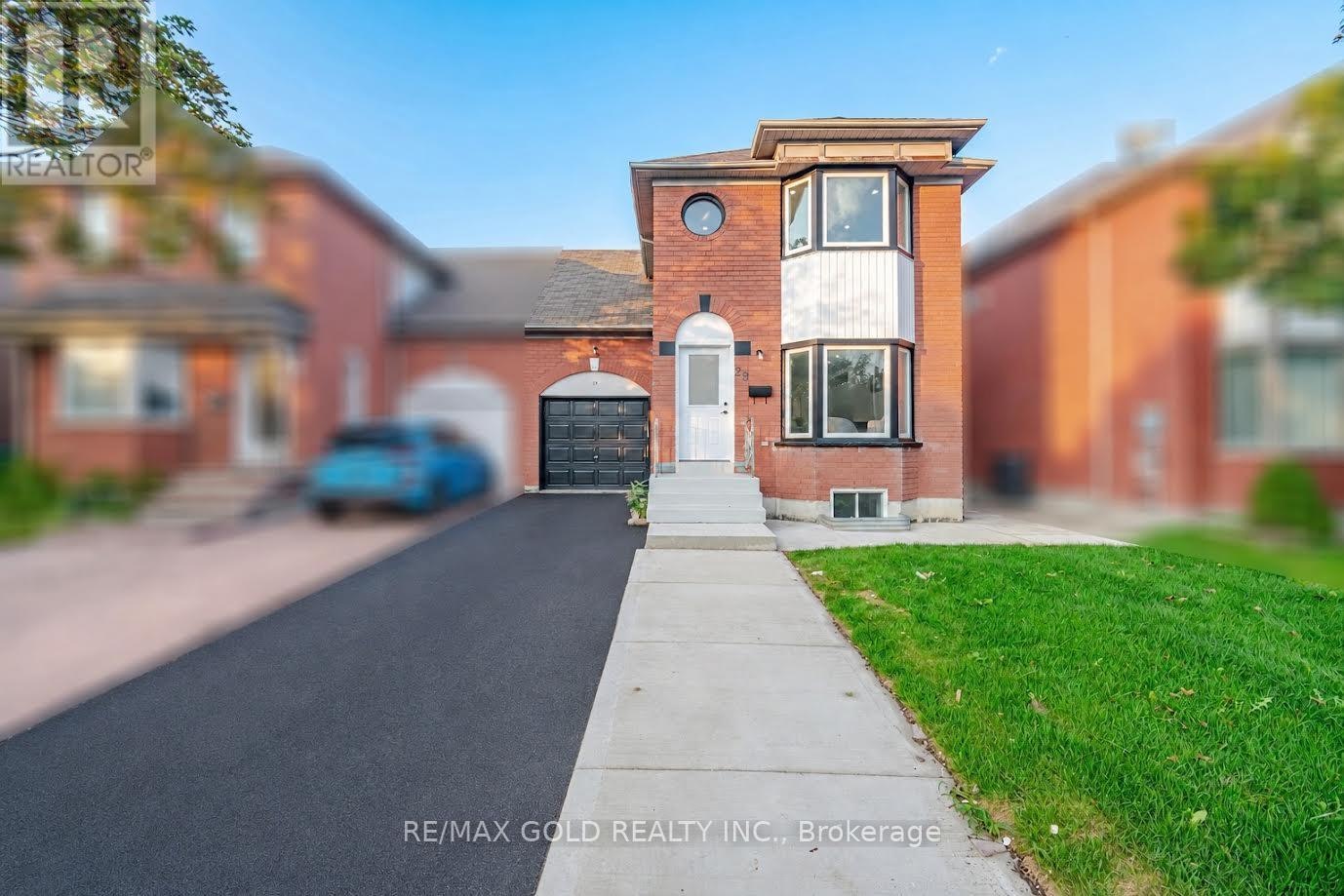 29 Fern Valley Crescent, Brampton, ON, L6R 1K7