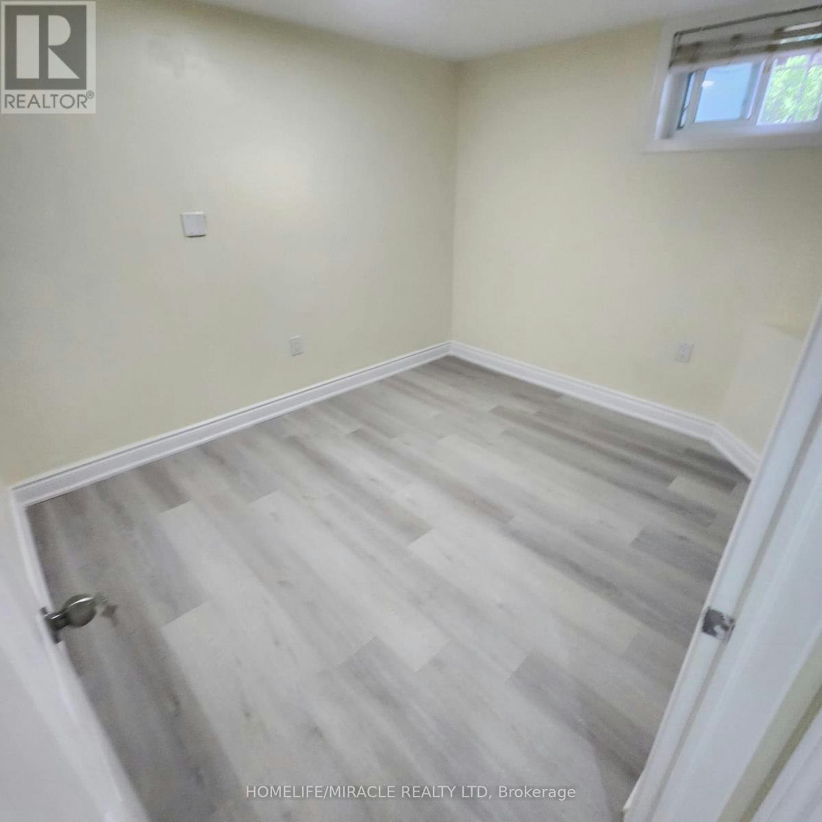 491 Salisbury Street, London, ON, N5Y 3B4 - 3