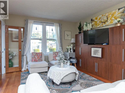2445 Amelia Avenue - 5