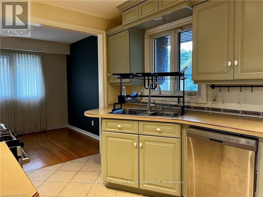 UPPER-694 Niagara Street, St. Catharines, ON, L2M 3R9 - 9