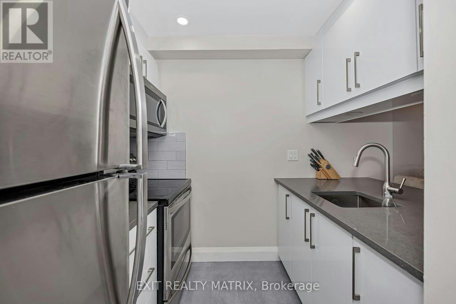 206-6532 Bilberry Drive, Ottawa, ON, K1C 4N9 - 4