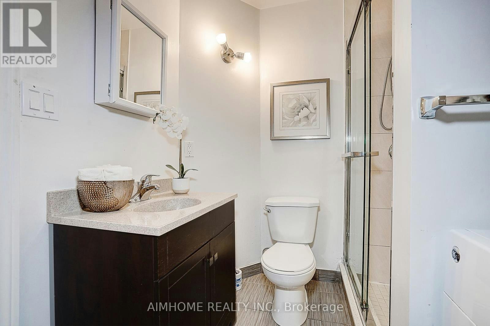 2-212 Milan Street, Toronto, ON, M5A 3Z6 - 17