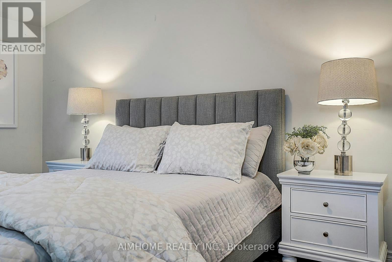 2-212 Milan Street, Toronto, ON, M5A 3Z6 - 14