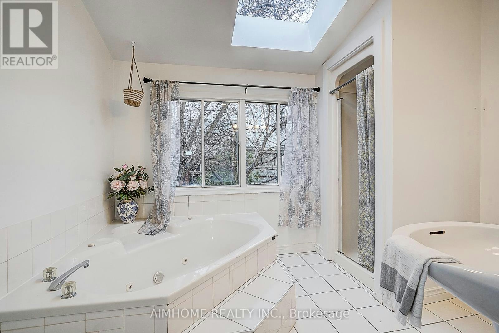2-212 Milan Street, Toronto, ON, M5A 3Z6 - 25