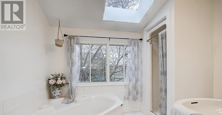 2-212 Milan Street, Toronto, ON, M5A 3Z6 - 25