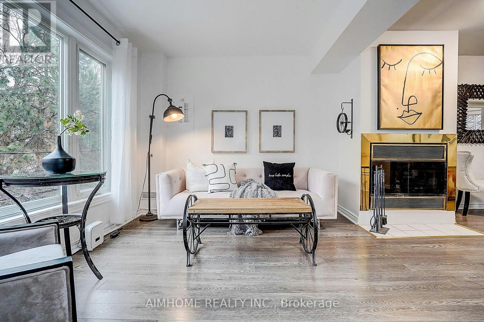 2-212 Milan Street, Toronto, ON, M5A 3Z6 - 7