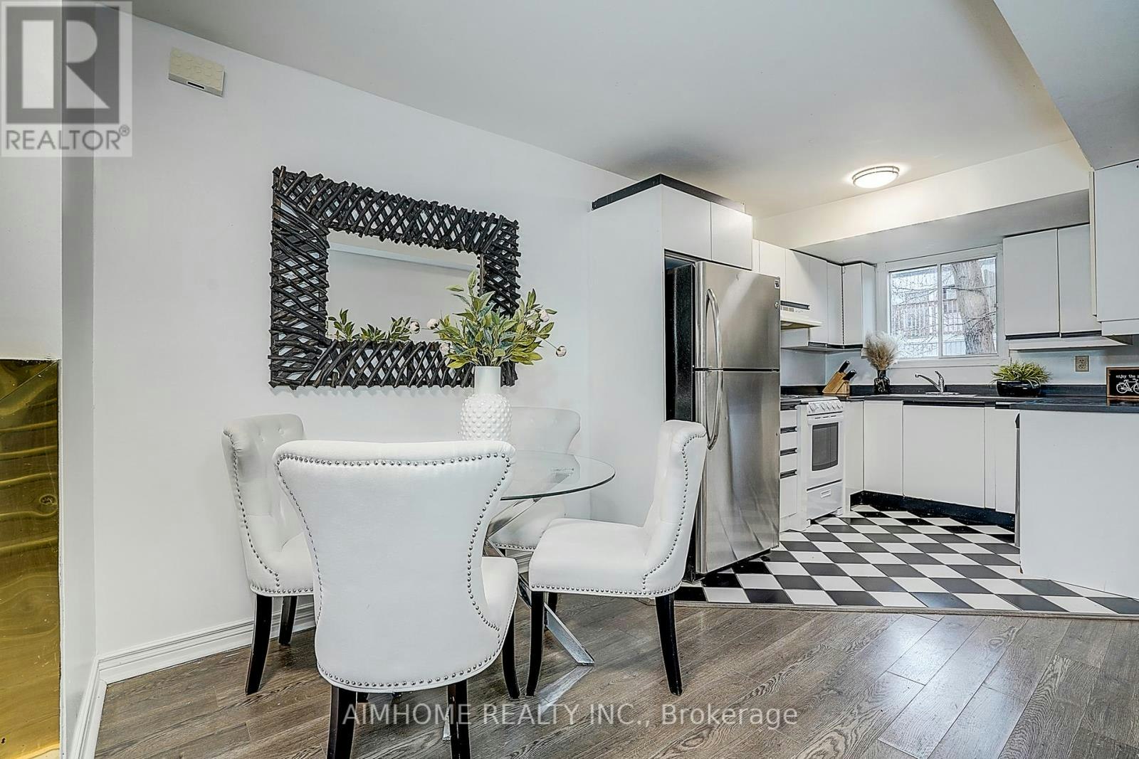 2-212 Milan Street, Toronto, ON, M5A 3Z6 - 29