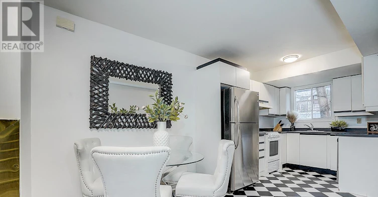 2-212 Milan Street, Toronto, ON, M5A 3Z6 - 29