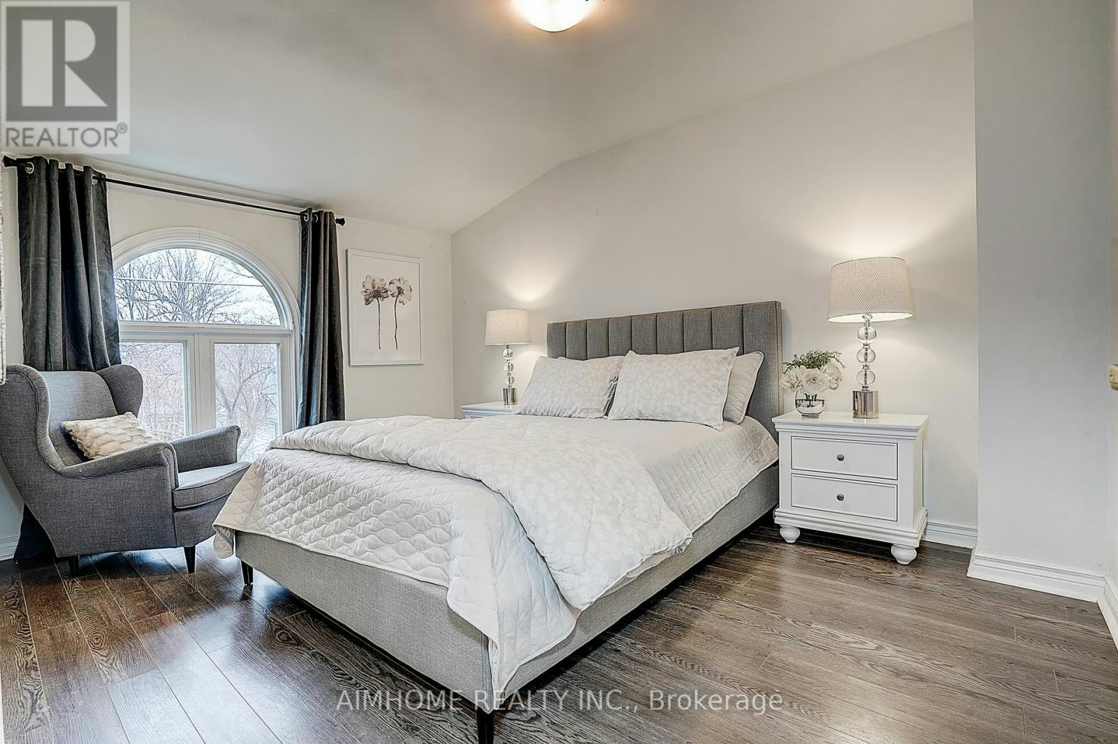 2-212 Milan Street, Toronto, ON, M5A 3Z6 - 13