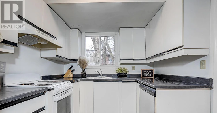 2-212 Milan Street, Toronto, ON, M5A 3Z6 - 30