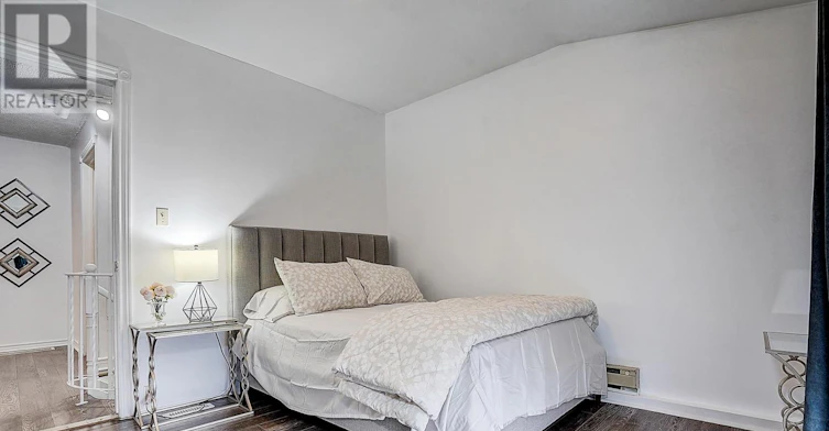 2-212 Milan Street, Toronto, ON, M5A 3Z6 - 26