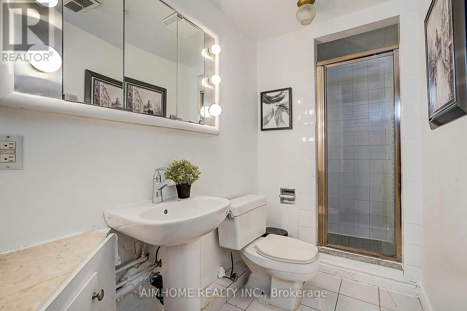 2-212 Milan Street, Toronto, ON, M5A 3Z6 - 10