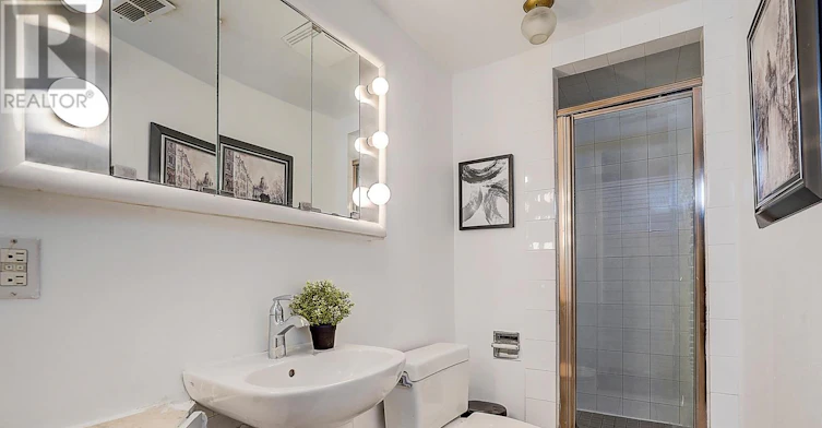 2-212 Milan Street, Toronto, ON, M5A 3Z6 - 10