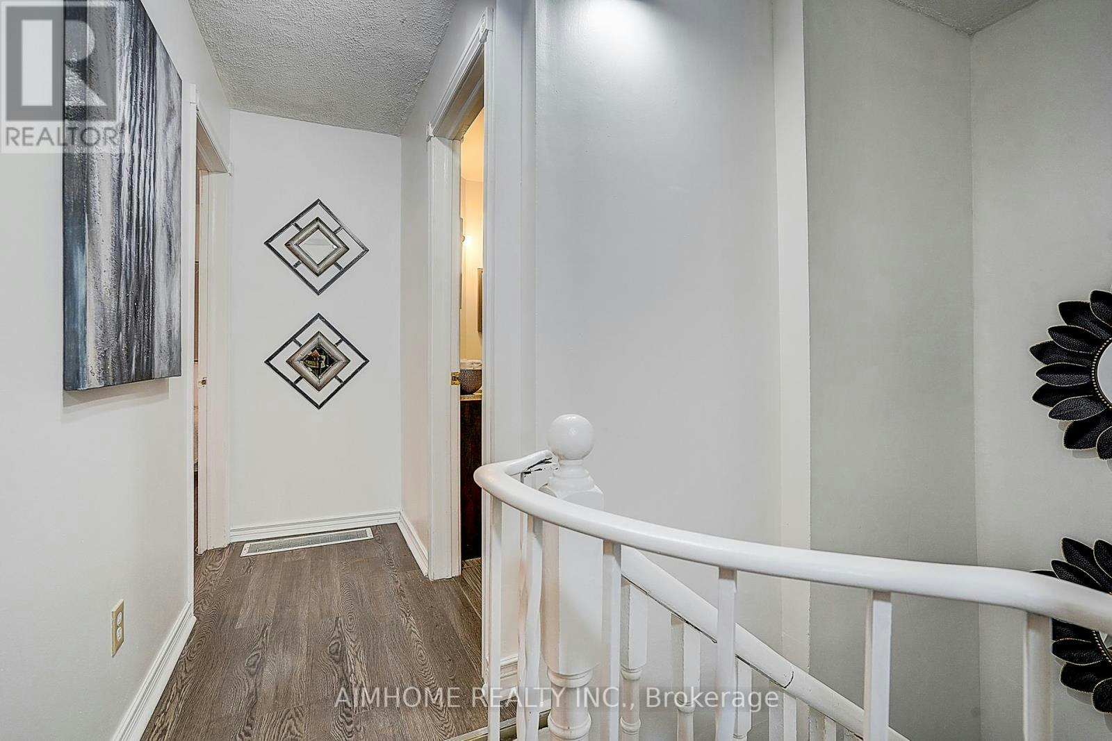 2-212 Milan Street, Toronto, ON, M5A 3Z6 - 11