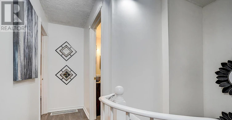2-212 Milan Street, Toronto, ON, M5A 3Z6 - 11