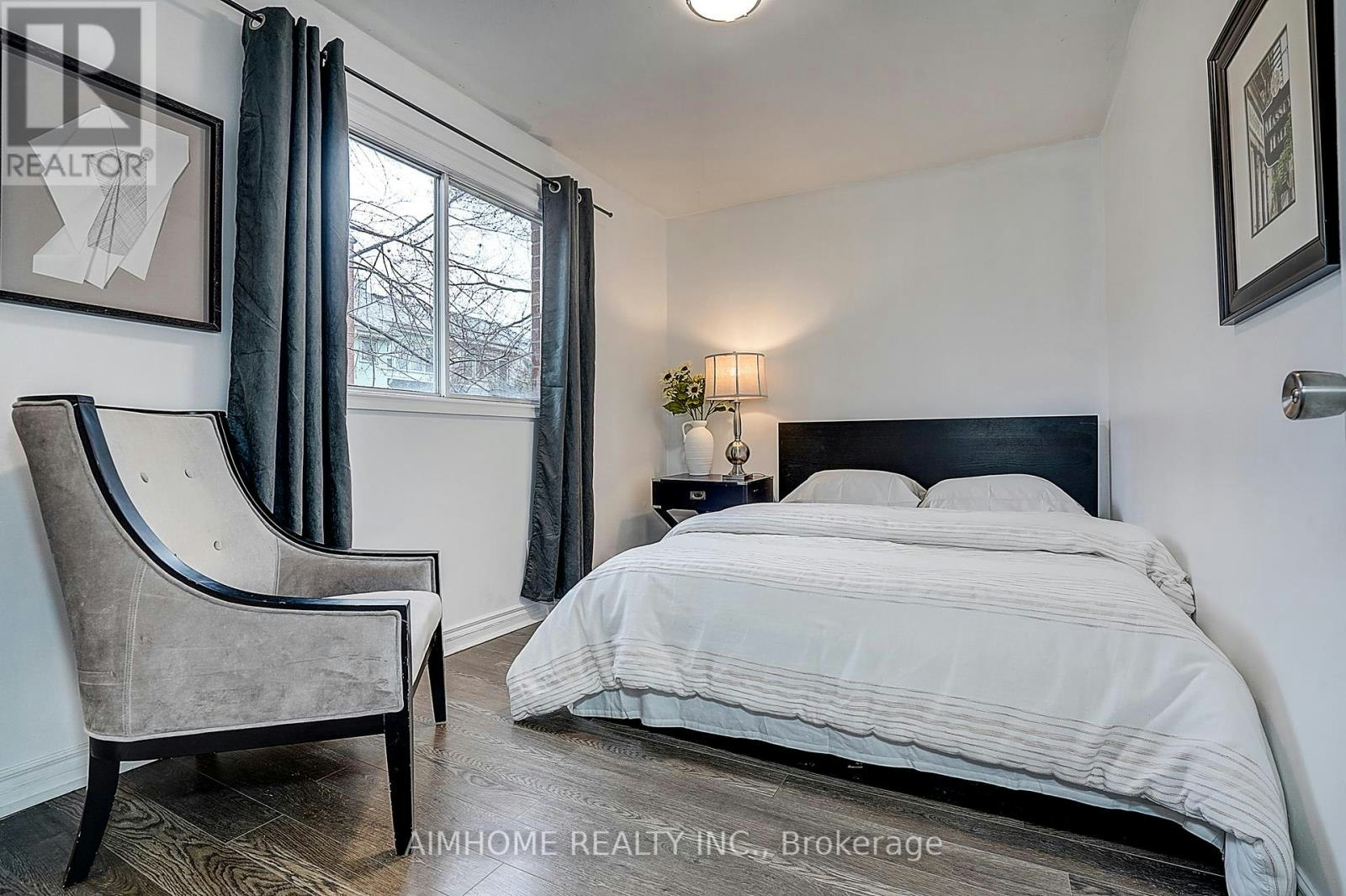 2-212 Milan Street, Toronto, ON, M5A 3Z6 - 4