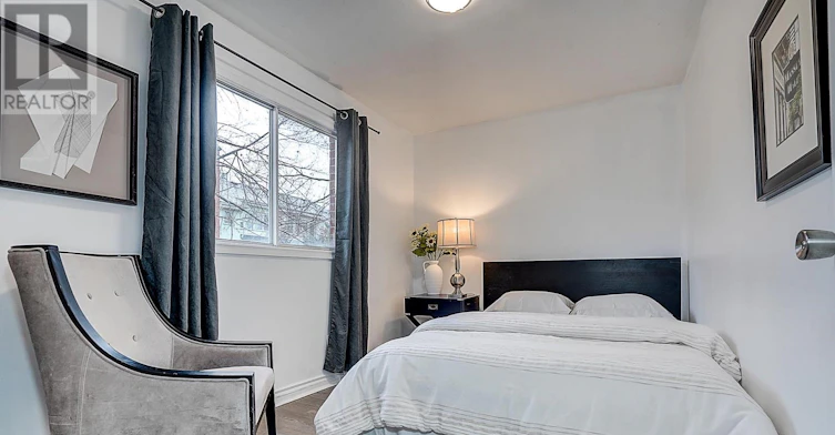 2-212 Milan Street, Toronto, ON, M5A 3Z6 - 4