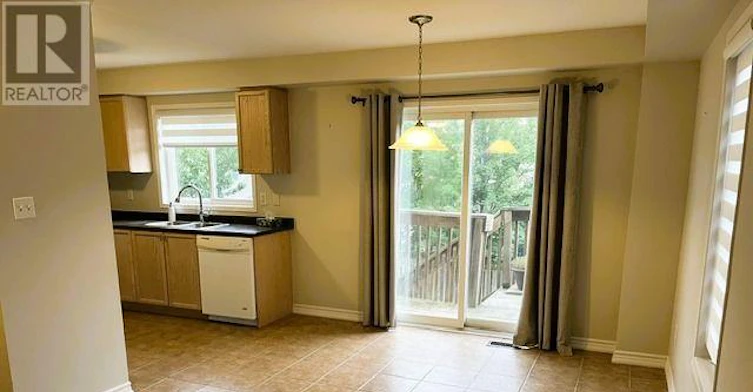 872 Oaktree Crescent, Newmarket, ON, L3X 2Y7 - 6