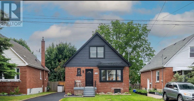 LOWER 220 Level Holmesdale Avenue, Hamilton, ON, L8K 3M7