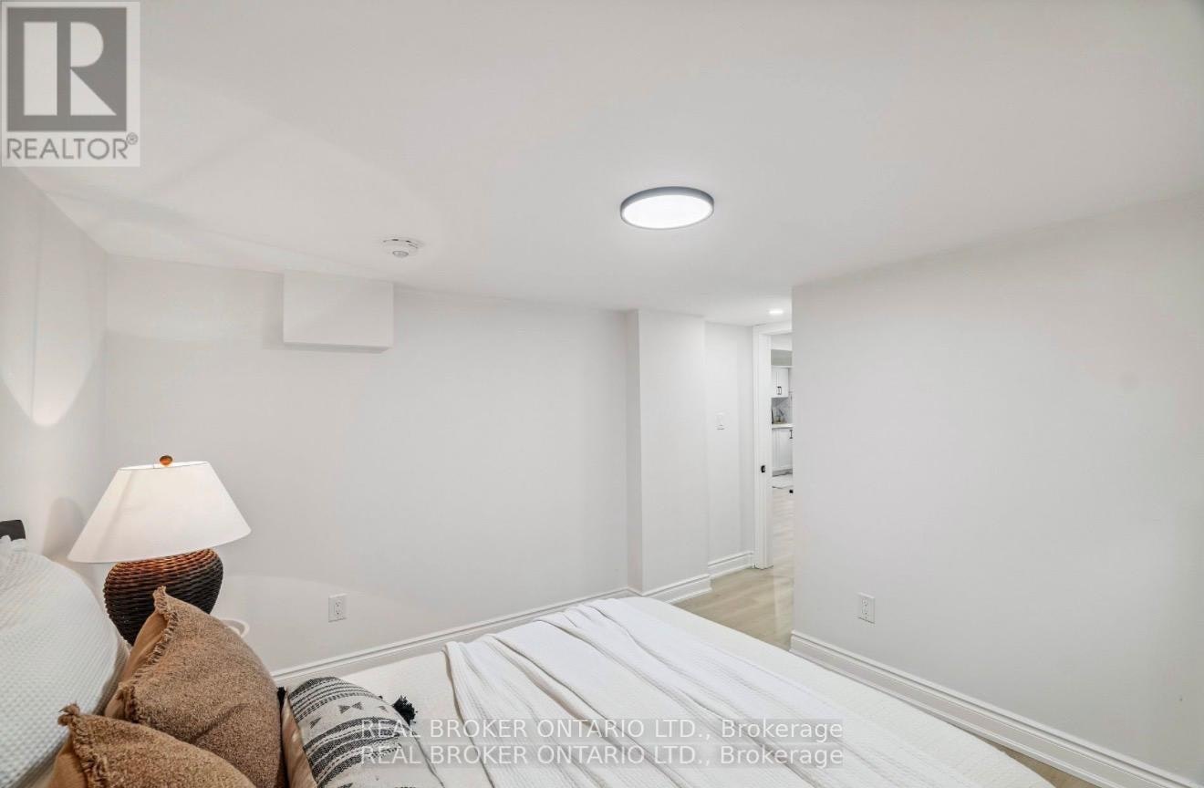 LOWER 220 Level Holmesdale Avenue, Hamilton, ON, L8K 3M7 - 2