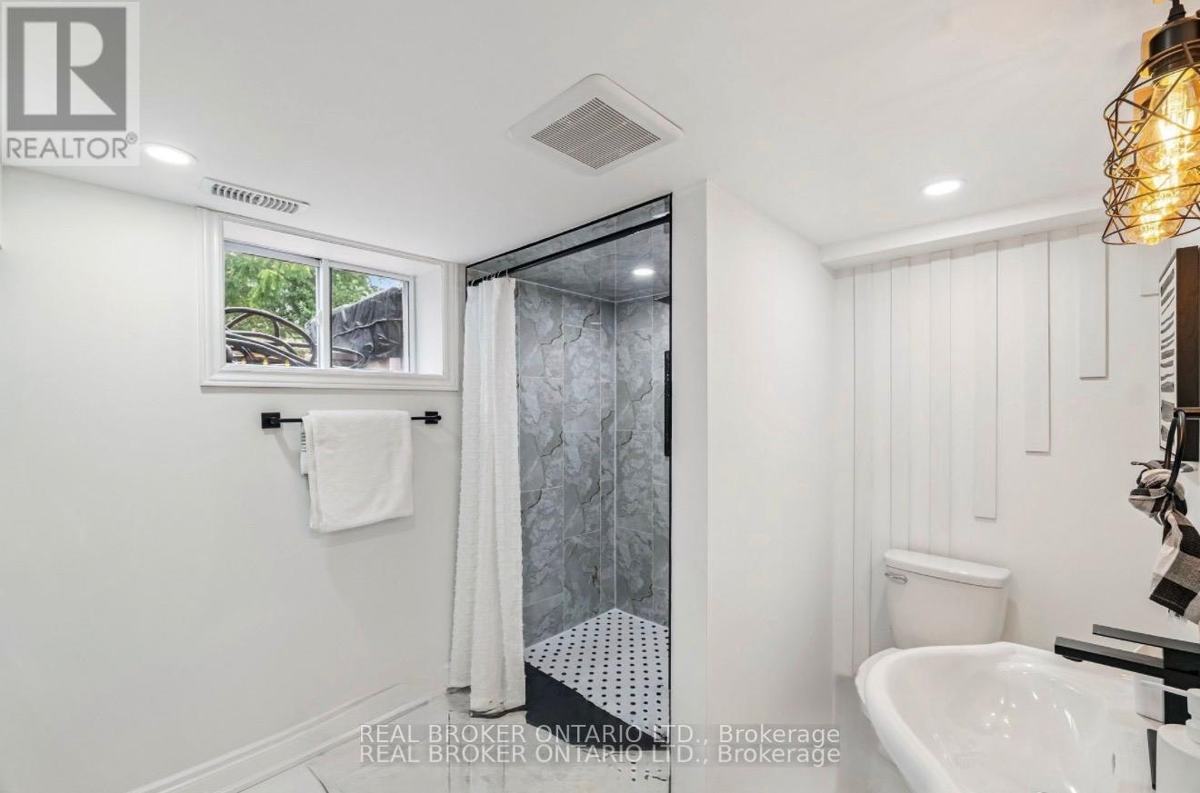 LOWER 220 Level Holmesdale Avenue, Hamilton, ON, L8K 3M7 - 7