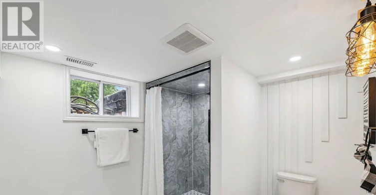 LOWER 220 Level Holmesdale Avenue, Hamilton, ON, L8K 3M7 - 7