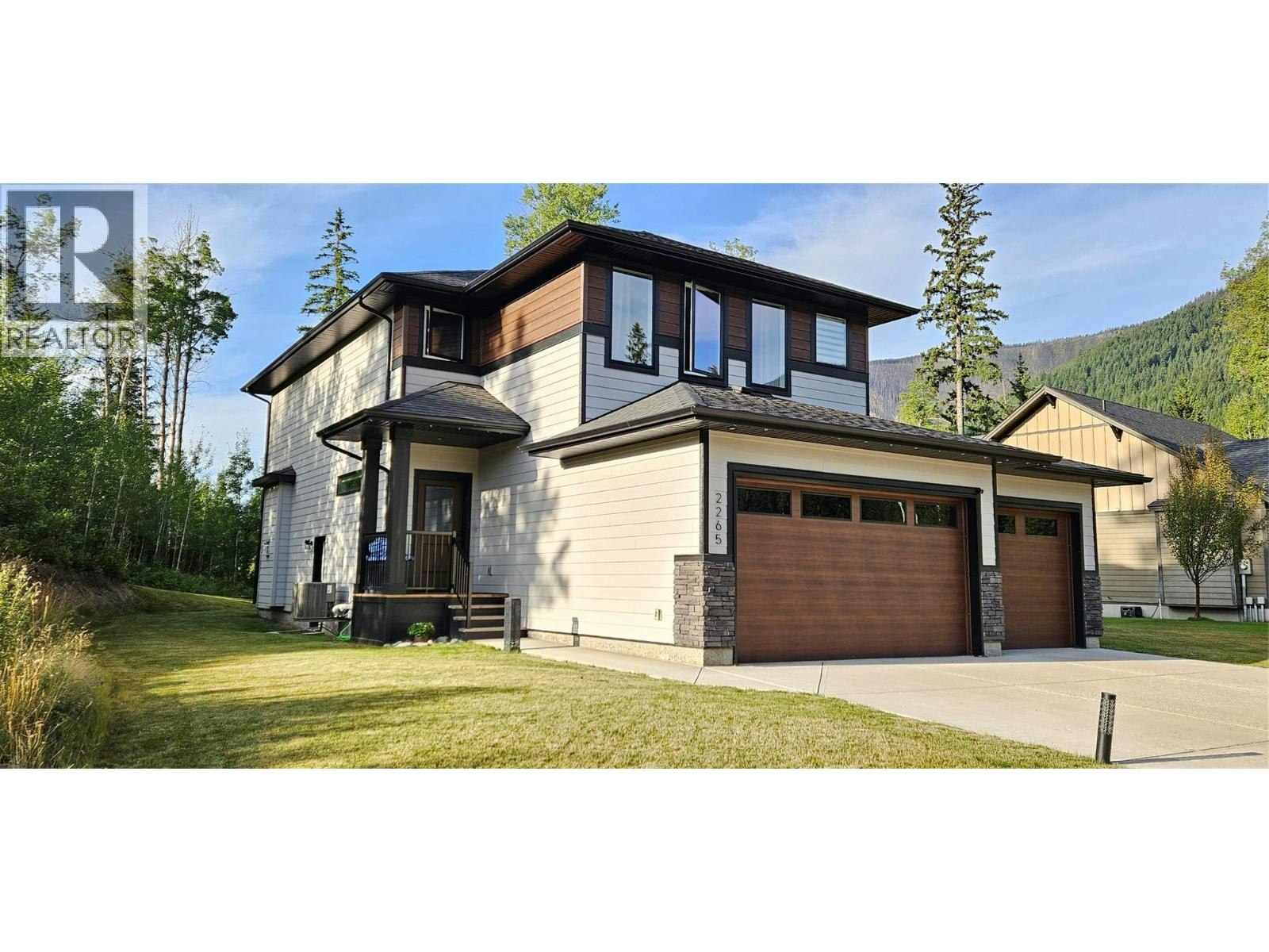 2265 Black Hawk Drive, Sparwood, BC, V0B 2G2
