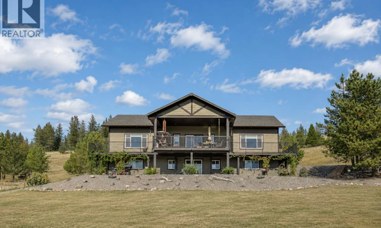5593 Lakeside Court