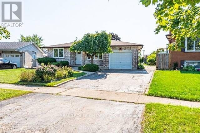 UPPER-19 Argyle Court, Welland, ON, L3C 6J1 - 2