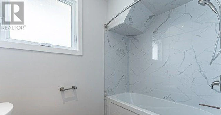 UPPER-19 Argyle Court, Welland, ON, L3C 6J1 - 24