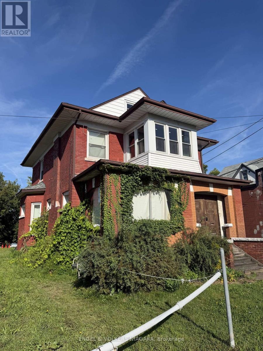 4689 Crysler Avenue, Niagara Falls, ON, L2E 3V7