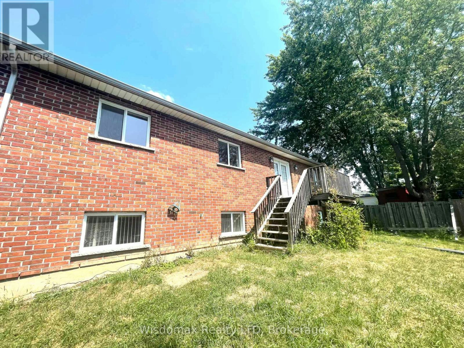 19 Chapel Hill Crescent, Welland, ON, L3C 6P9 - 16