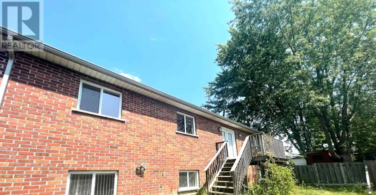 19 Chapel Hill Crescent, Welland, ON, L3C 6P9 - 16