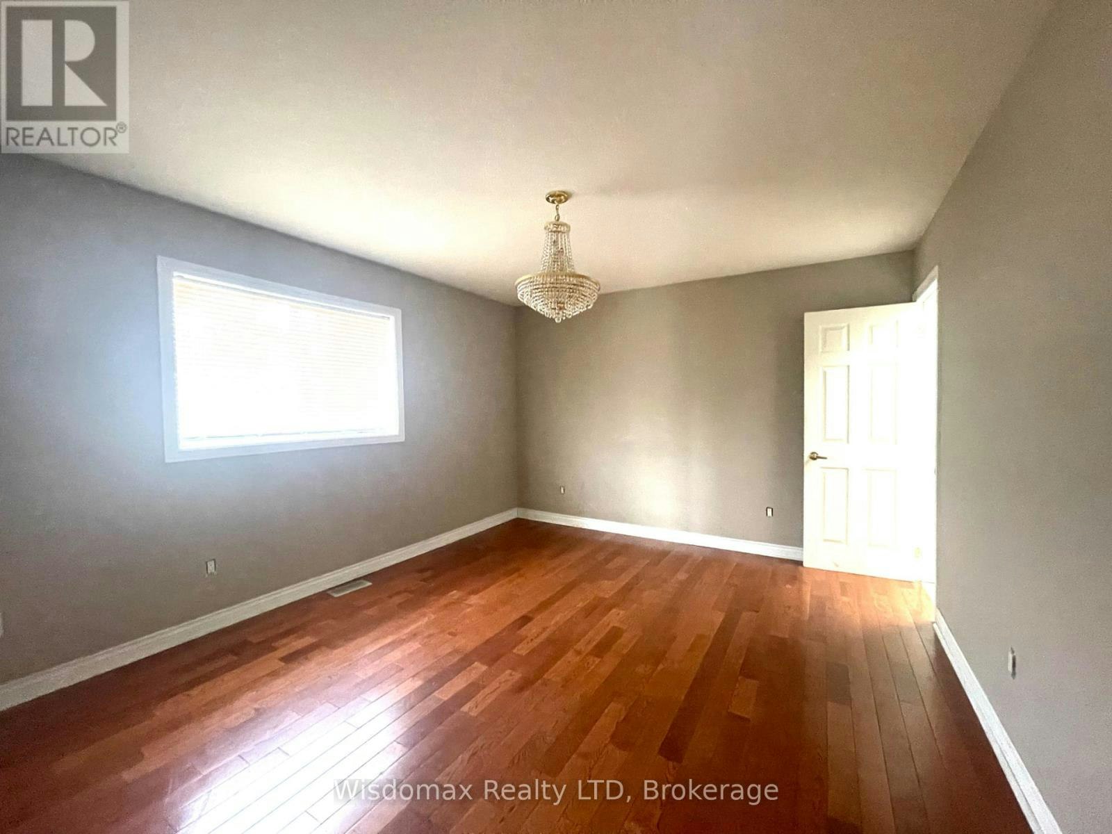 19 Chapel Hill Crescent, Welland, ON, L3C 6P9 - 11