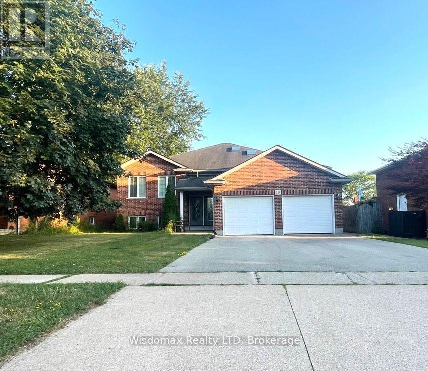 19 Chapel Hill Crescent, Welland, ON, L3C 6P9