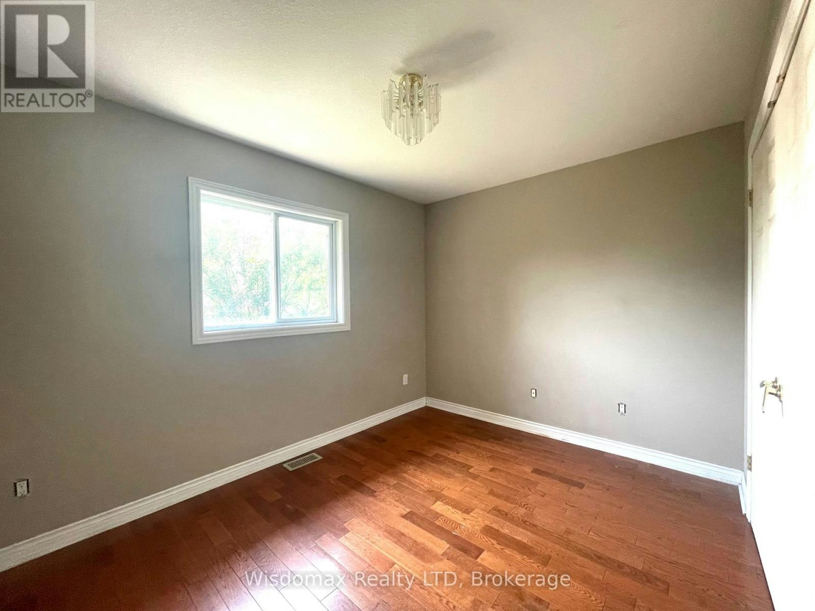 19 Chapel Hill Crescent, Welland, ON, L3C 6P9 - 12