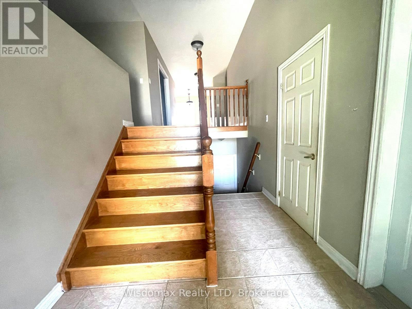 19 Chapel Hill Crescent, Welland, ON, L3C 6P9 - 2