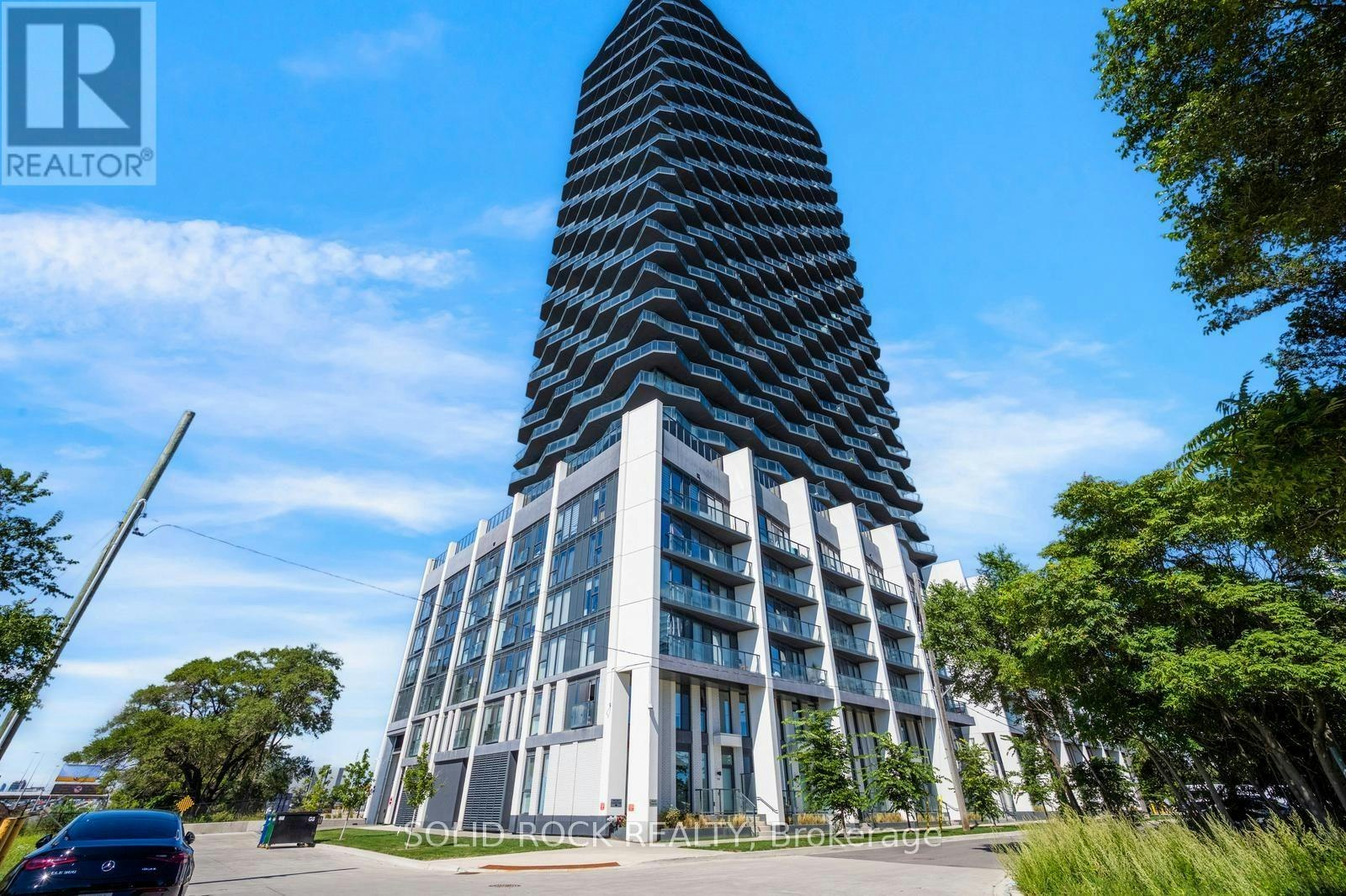 211-36 Zorra Street, Toronto, ON, M8Z 4Z7