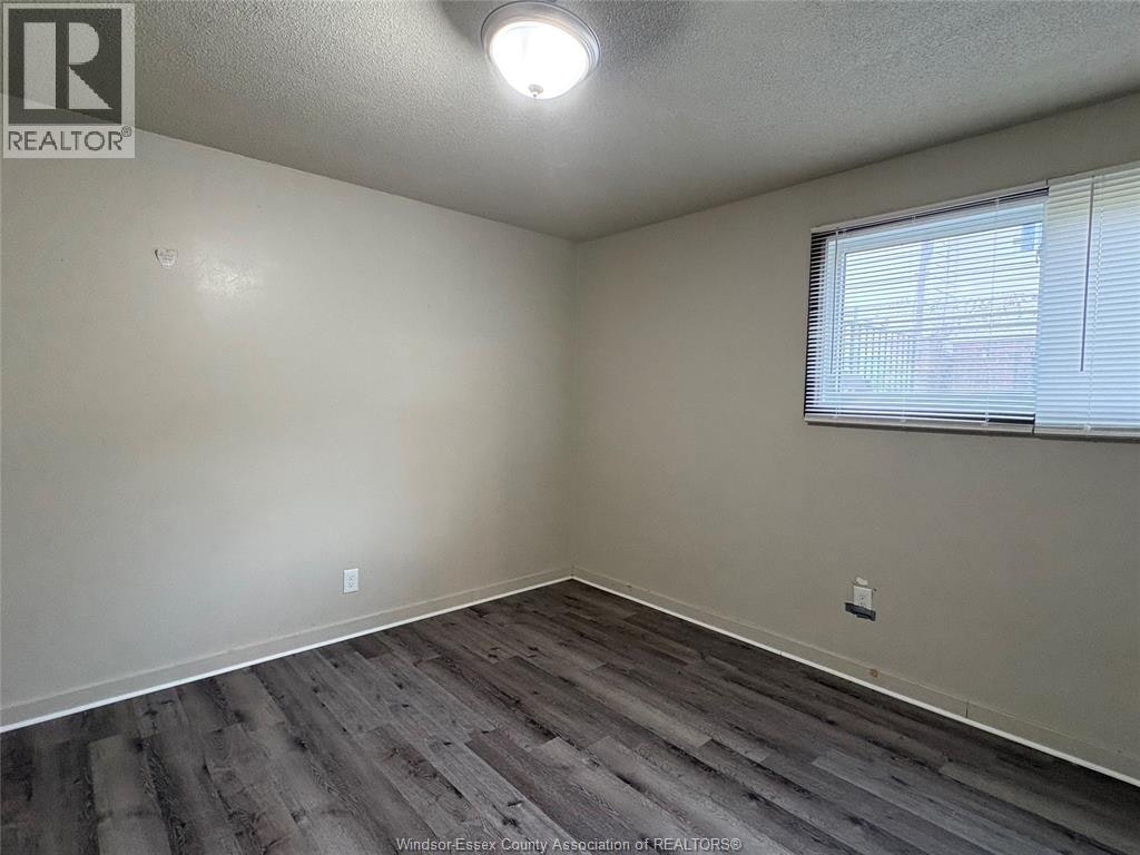 327 Curry, Windsor, ON, N9B 2B6 - 8