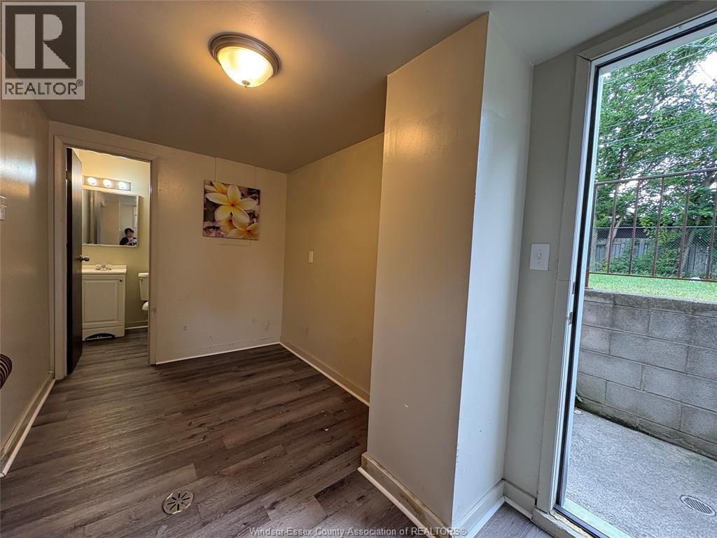 327 Curry, Windsor, ON, N9B 2B6 - 3